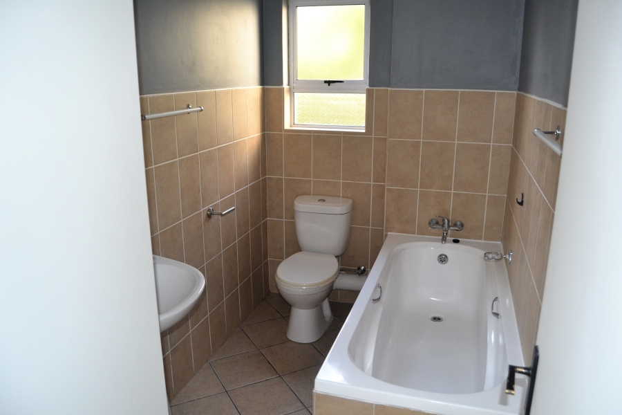 To Let 2 Bedroom Property for Rent in Whispering Pines Western Cape